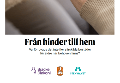 Två personer håller varandras händer, den ena med ålderstecken - symboliserar stöd och omsorg i hemmet
